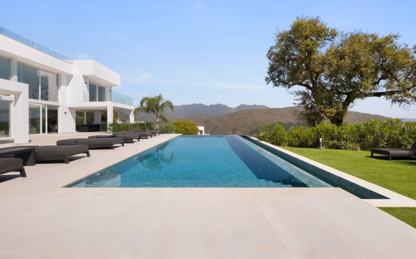 Reventa - Villa -
La Mairena - Inland