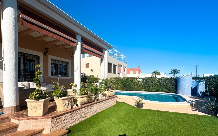 Reventa - Villa -
La Mata - Costa Blanca