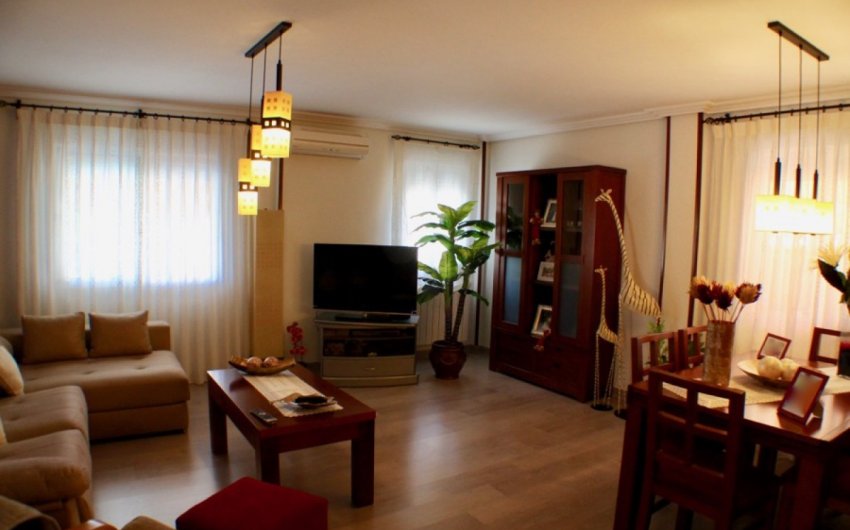 Reventa - Villa -
La Nucía - Urbanizaciones