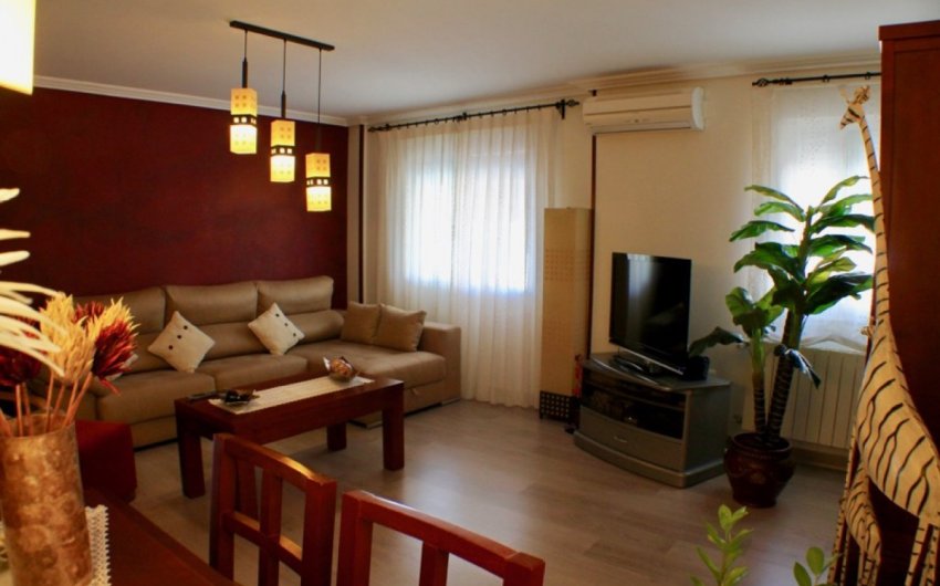 Reventa - Villa -
La Nucía - Urbanizaciones