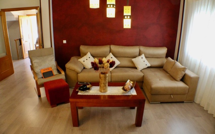 Reventa - Villa -
La Nucía - Urbanizaciones