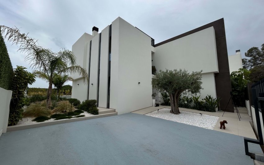 Reventa - Villa -
La Nucía