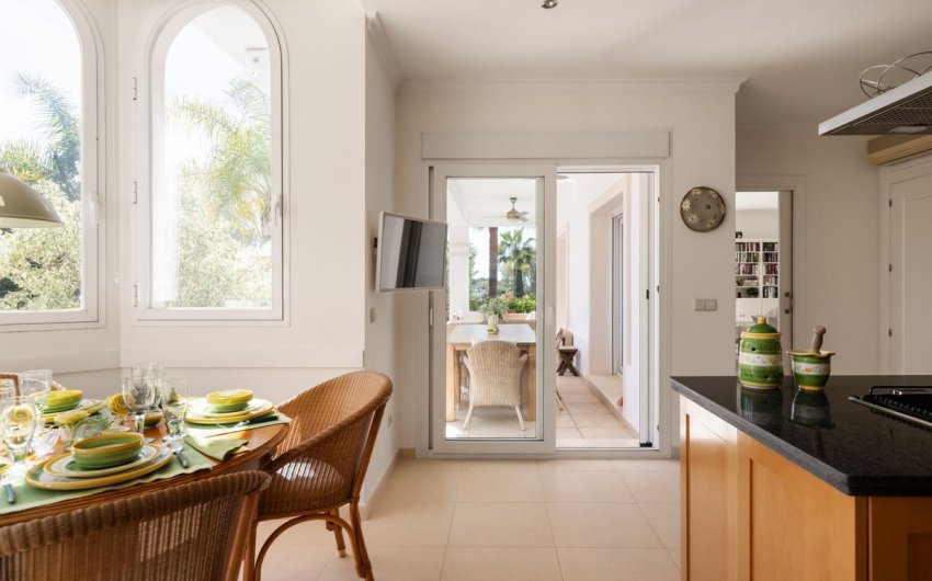 Reventa - Villa -
La Quinta - Inland