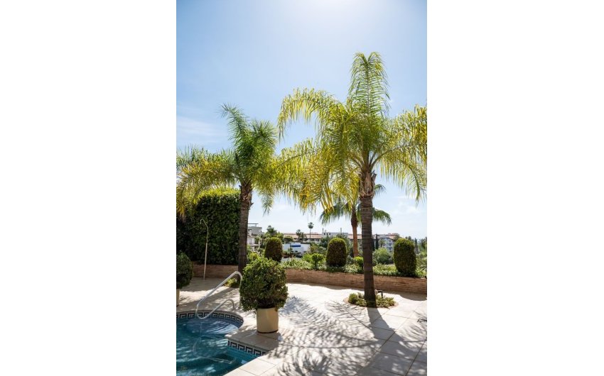 Reventa - Villa -
La Quinta - Inland