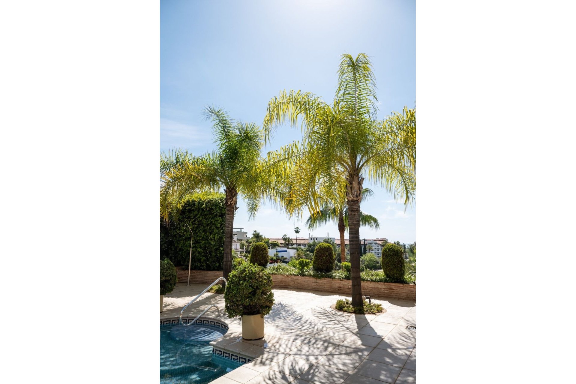 Reventa - Villa -
La Quinta - Inland