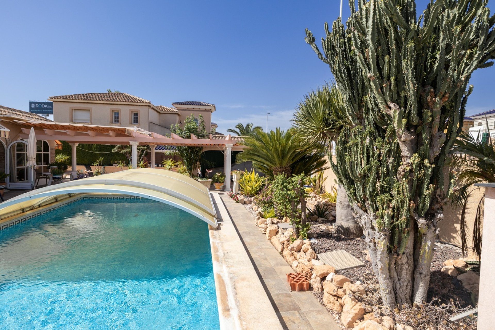 Reventa - Villa -
La Regia - Costa Blanca