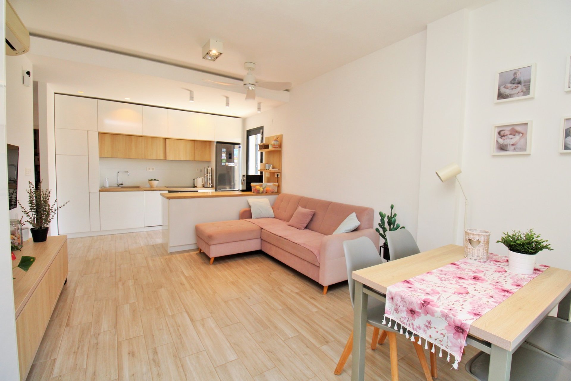 Reventa - Villa -
La Zenia