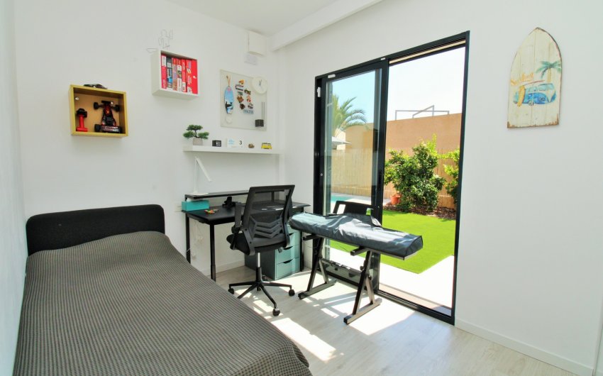 Reventa - Villa -
La Zenia