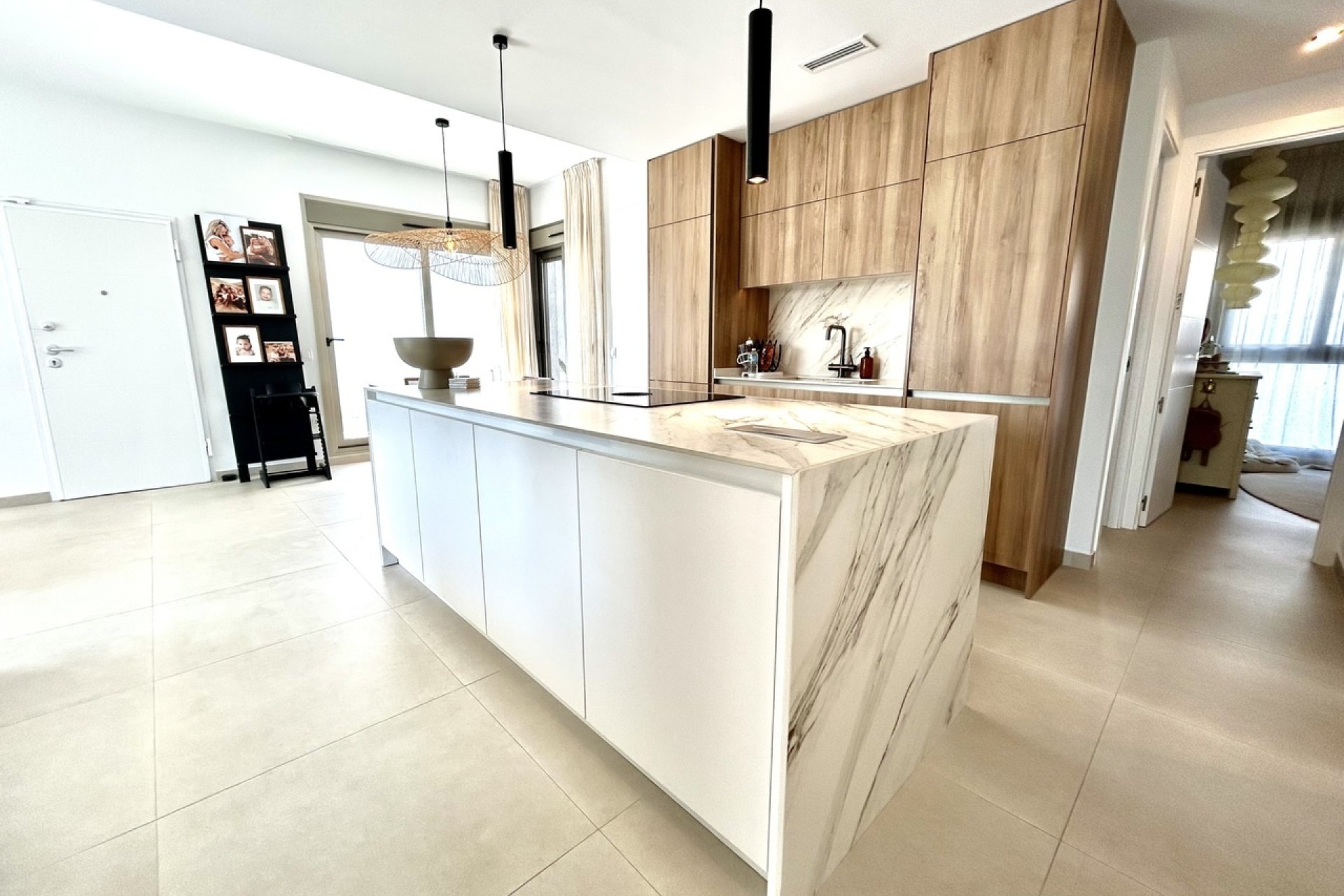 Reventa - Villa -
Las Filipinas - Inland