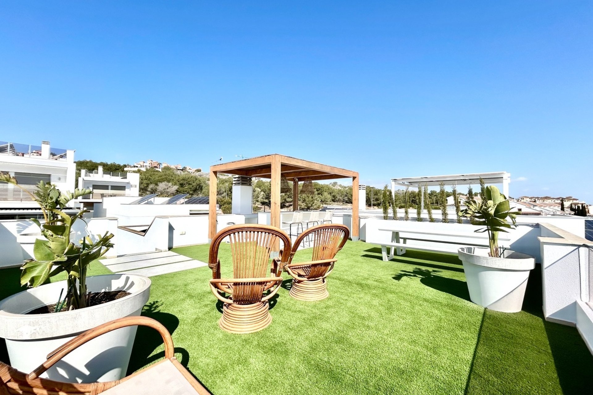 Reventa - Villa -
Las Filipinas - Inland