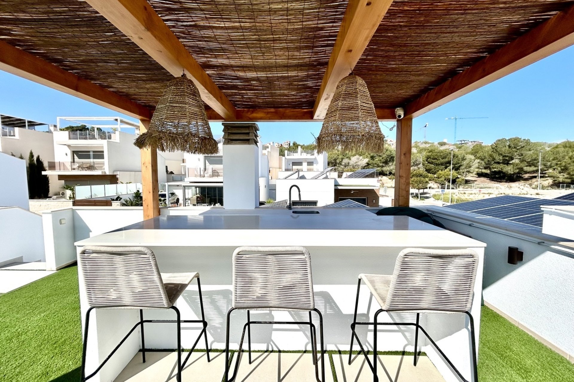 Reventa - Villa -
Las Filipinas - Inland