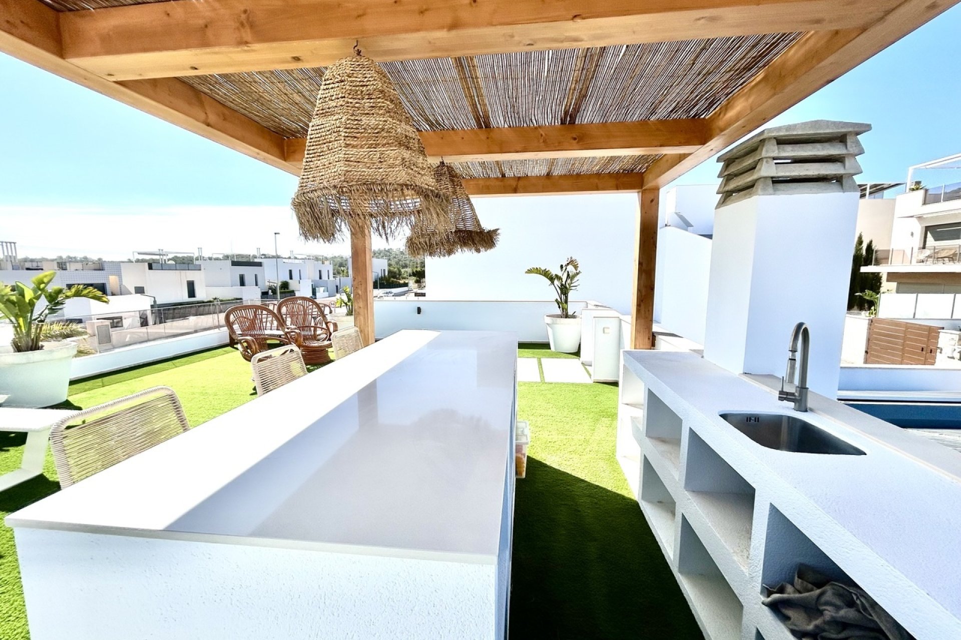 Reventa - Villa -
Las Filipinas - Inland