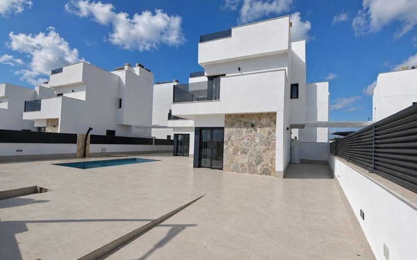 Reventa - Villa -
Los Alcazares - Dolores De Pacheco-santa Rosalía