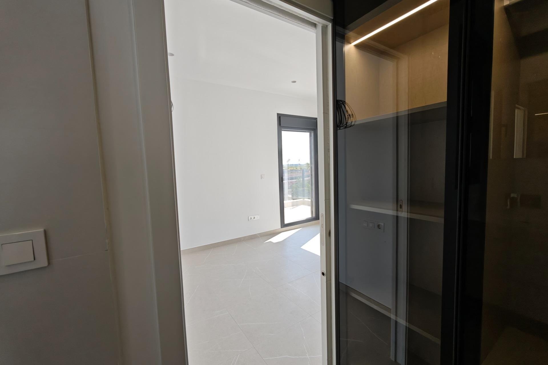 Reventa - Villa -
Los Alcazares - Dolores De Pacheco-santa Rosalía