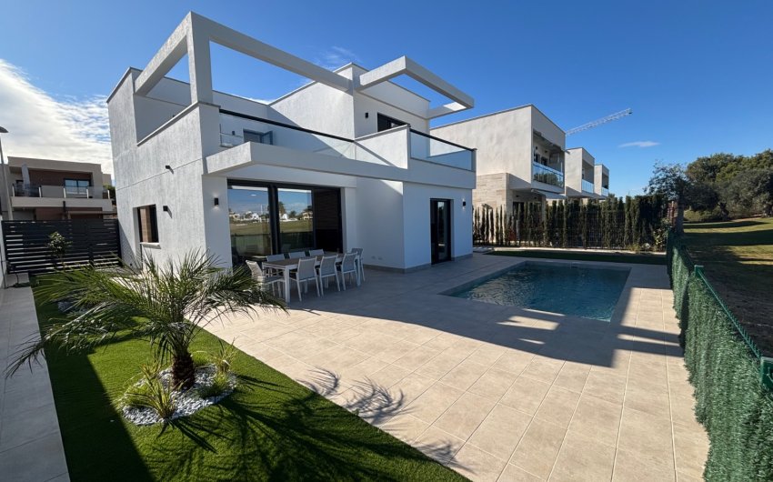 Reventa - Villa -
Los Alcazares - Roda