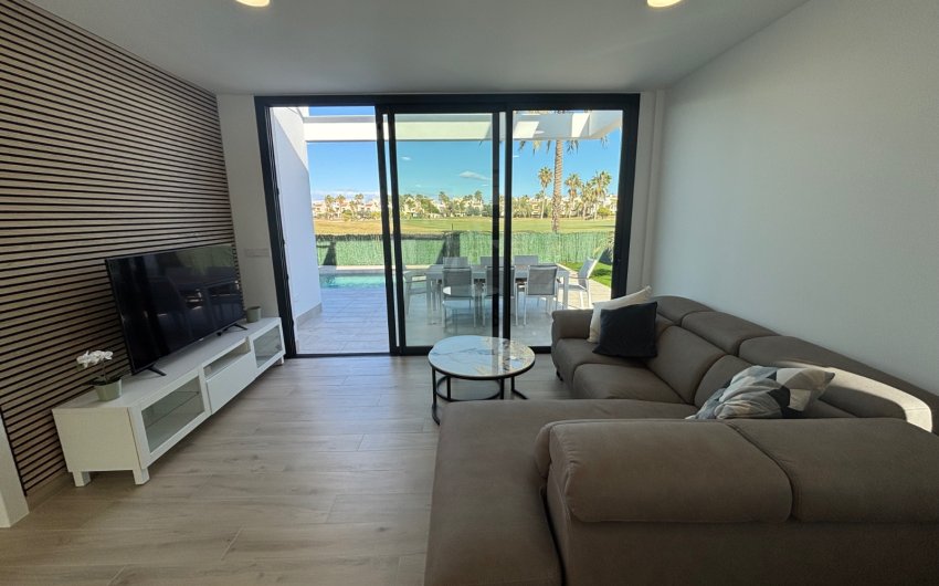 Reventa - Villa -
Los Alcazares - Roda