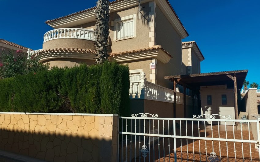 Reventa - Villa -
Los Balcones - Costa Blanca