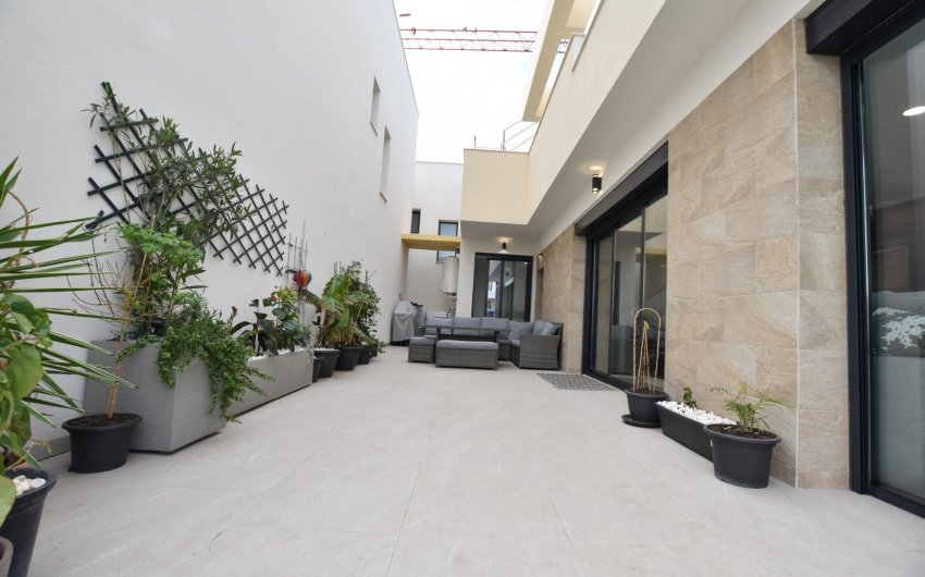 Reventa - Villa -
Los Montesinos - Costa Blanca