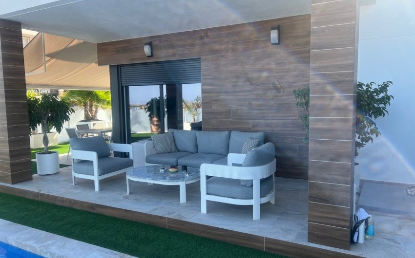 Reventa - Villa -
Los Montesinos - Costa Blanca