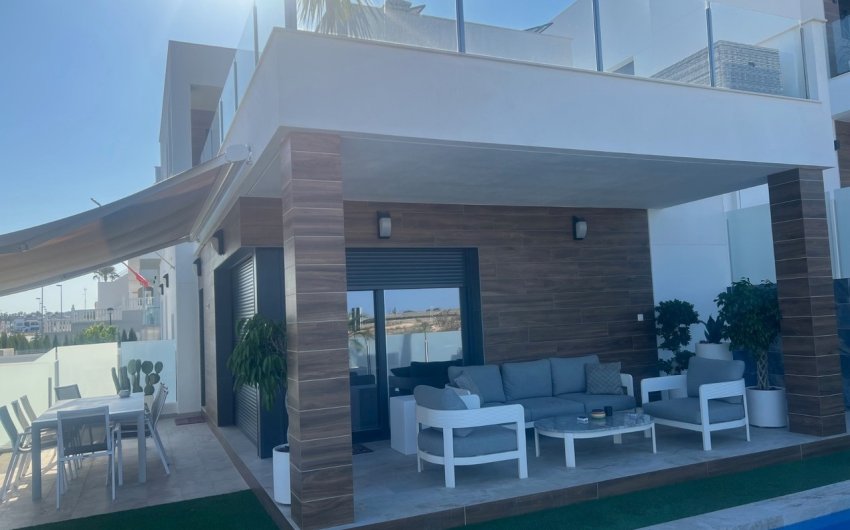 Reventa - Villa -
Los Montesinos - Costa Blanca