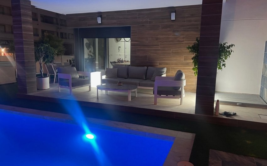 Reventa - Villa -
Los Montesinos - Costa Blanca