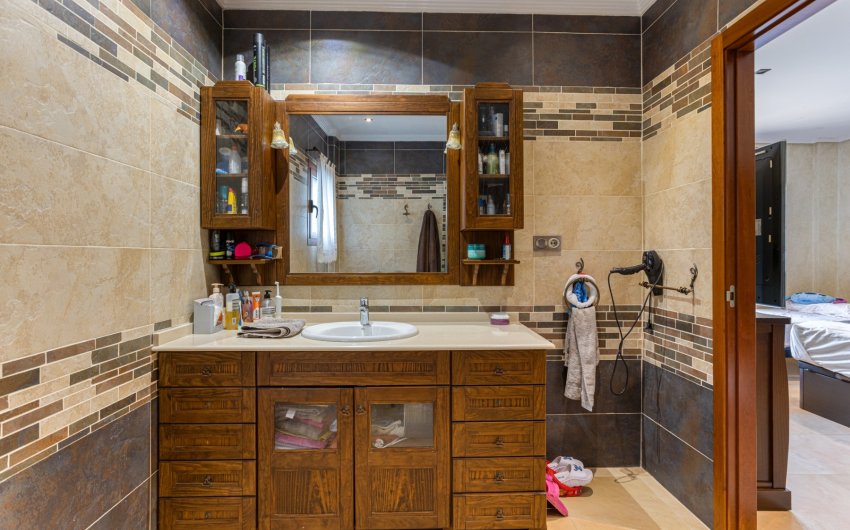 Reventa - Villa -
Los Montesinos - La Herrada