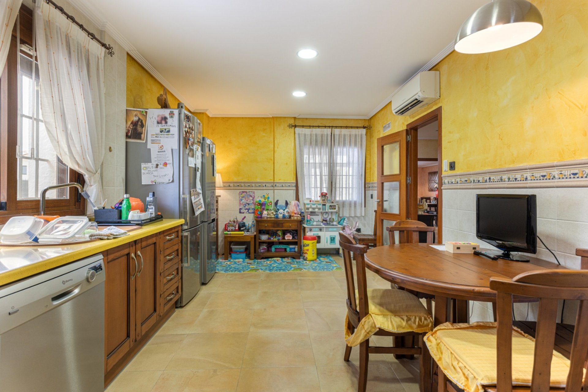 Reventa - Villa -
Los Montesinos - La Herrada