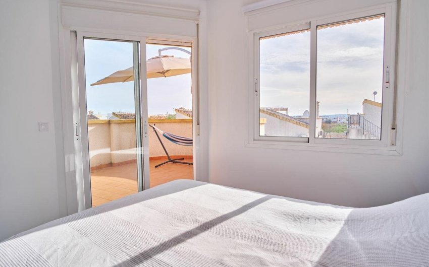 Reventa - Villa -
Los Montesinos - La Herrada