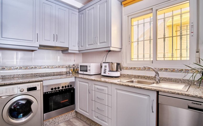 Reventa - Villa -
Los Montesinos - La Herrada