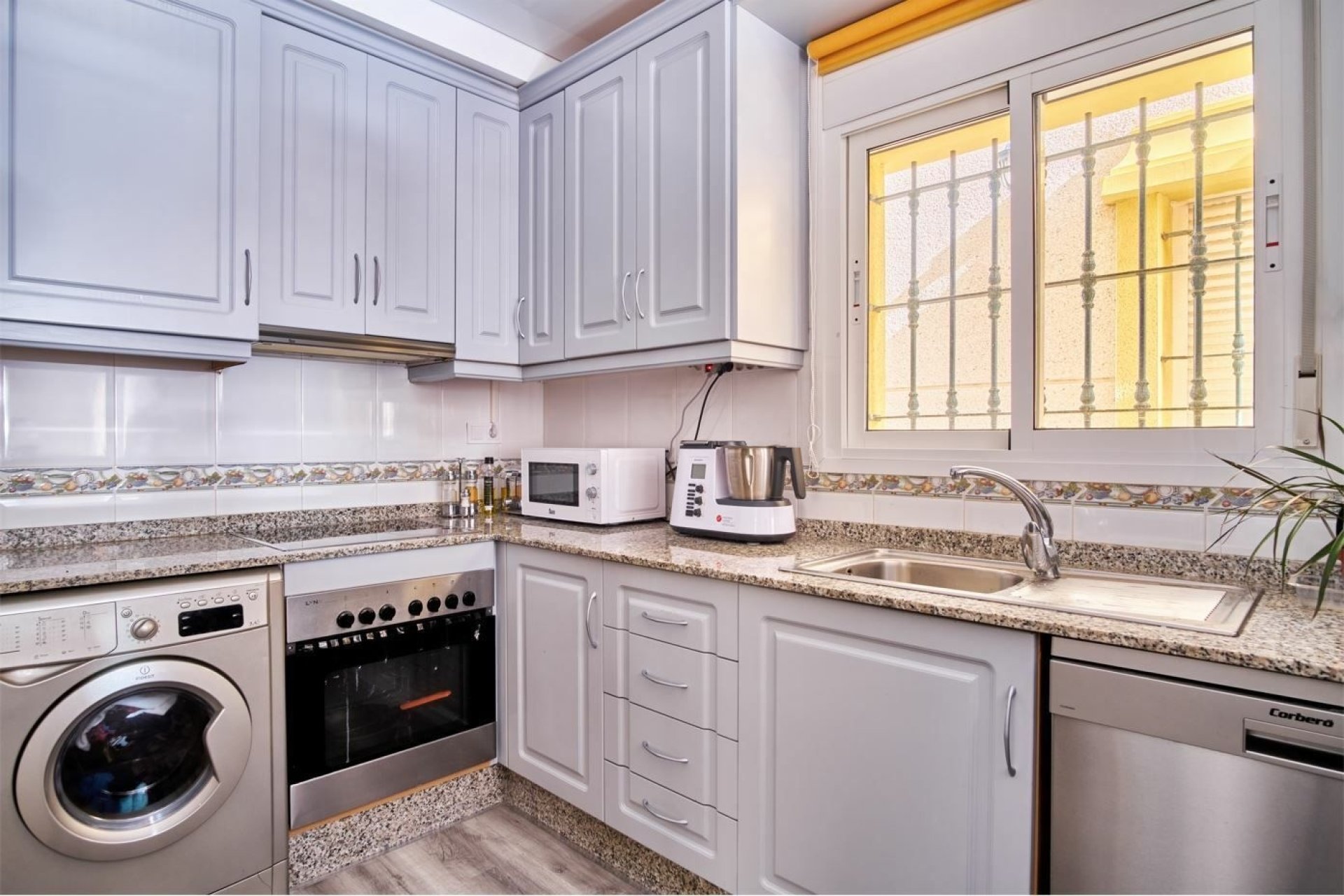 Reventa - Villa -
Los Montesinos - La Herrada