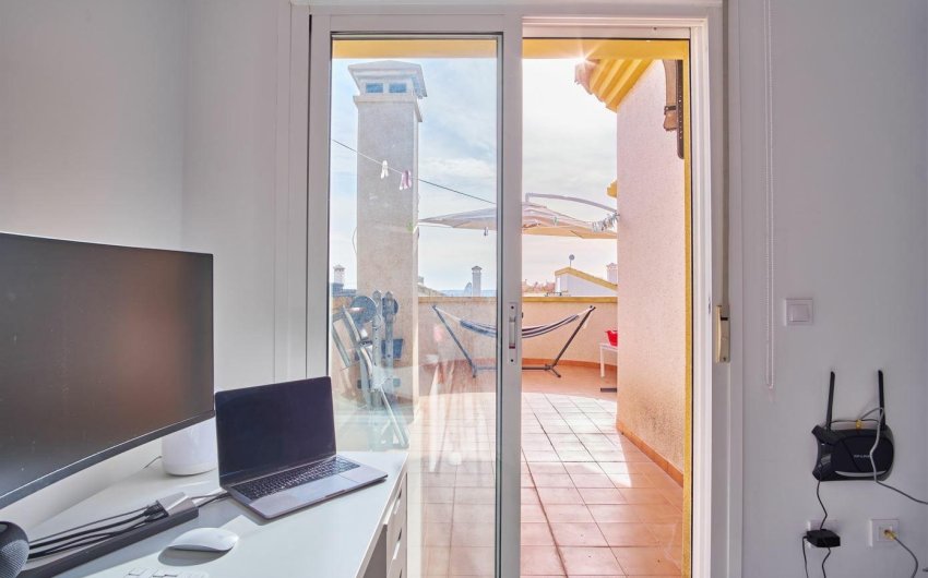 Reventa - Villa -
Los Montesinos - La Herrada