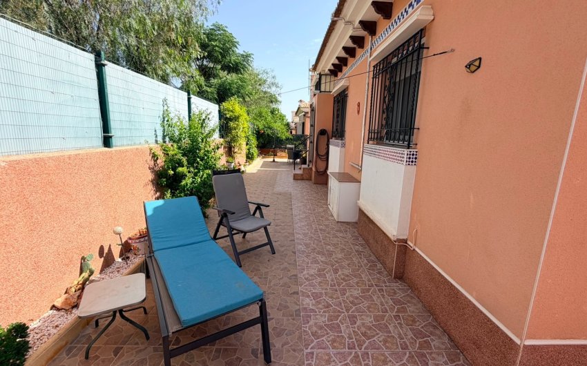 Reventa - Villa -
Los Montesinos - La Herrada