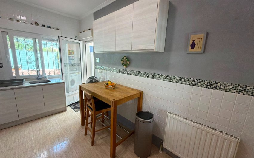 Reventa - Villa -
Los Montesinos - La Herrada