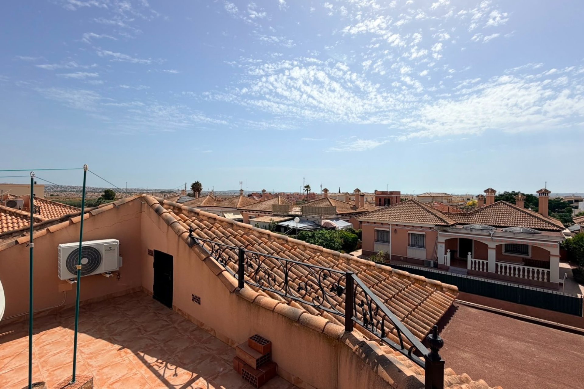 Reventa - Villa -
Los Montesinos - La Herrada