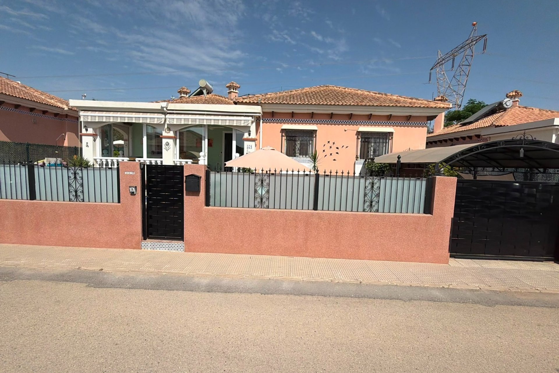 Reventa - Villa -
Los Montesinos - La Herrada