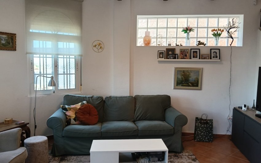 Reventa - Villa -
Los Montesinos - La Herrada