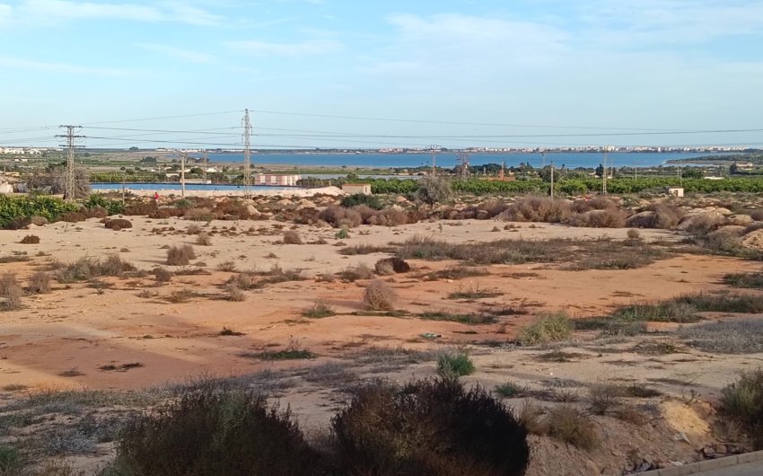 Reventa - Villa -
Los Montesinos - La Herrada