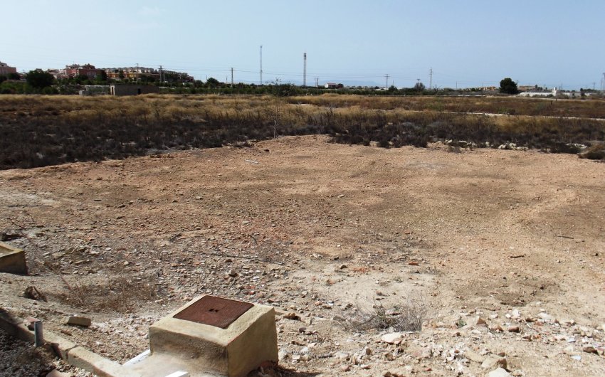 Reventa - Villa -
Los Montesinos - La Herrada