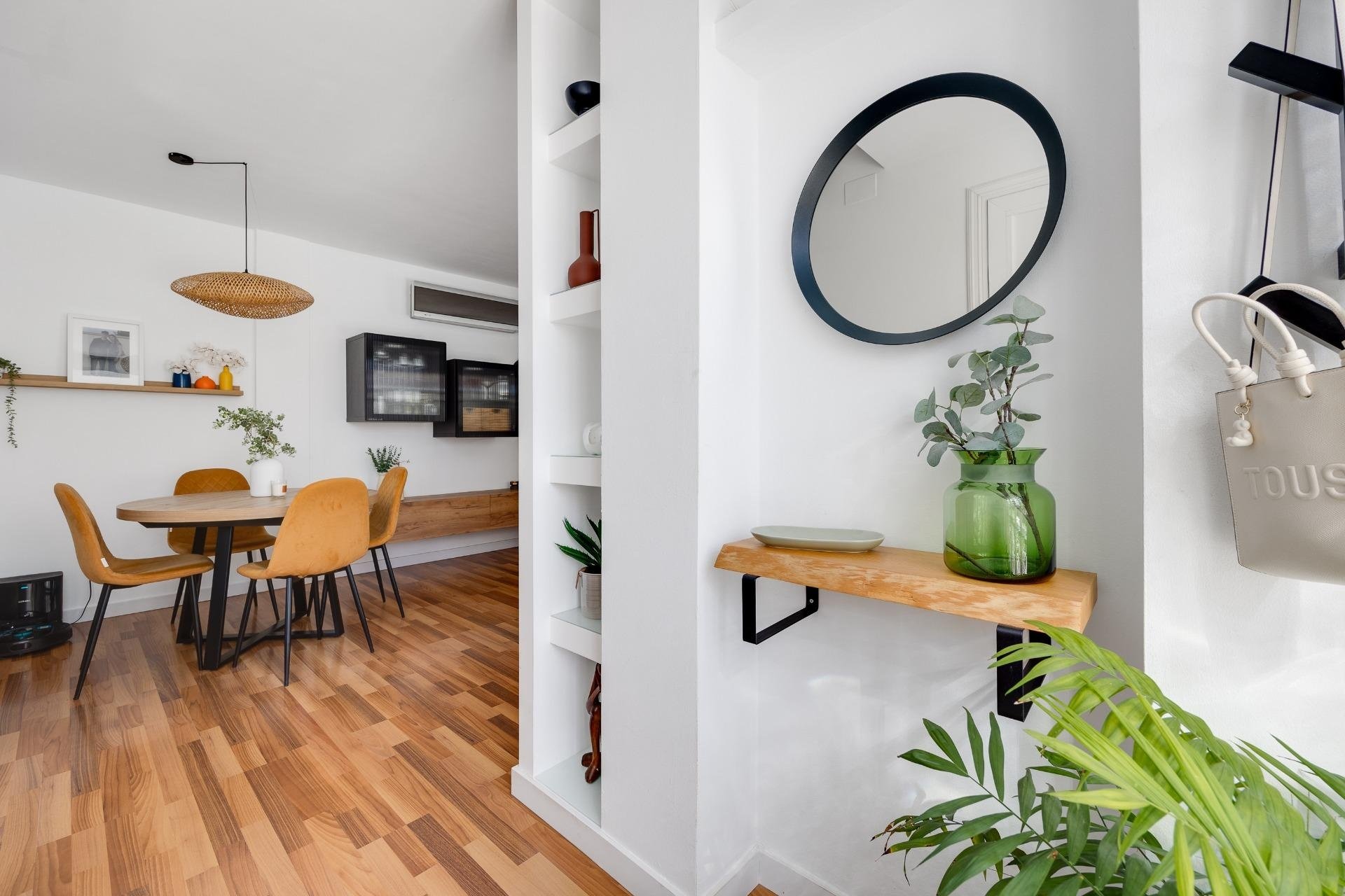 Reventa - Villa -
Los Montesinos - La Herrada