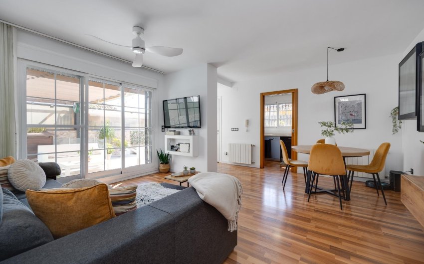 Reventa - Villa -
Los Montesinos - La Herrada