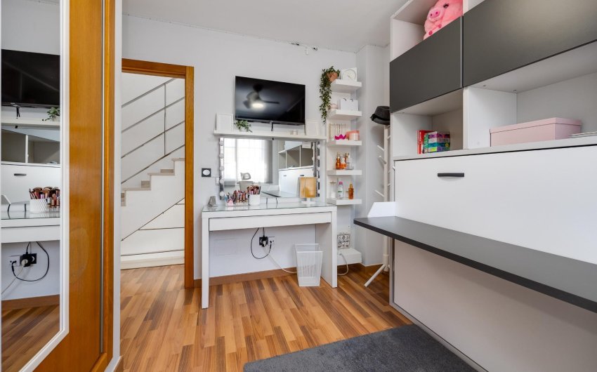 Reventa - Villa -
Los Montesinos - La Herrada