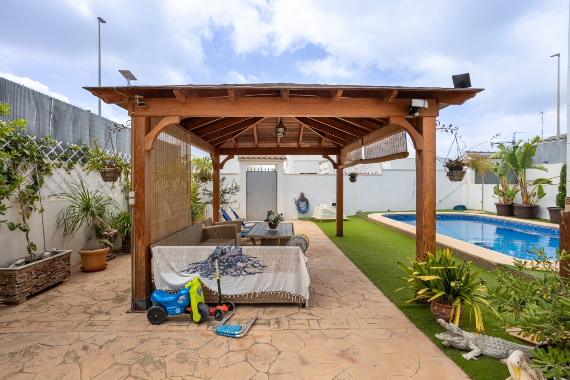 Reventa - Villa -
Los Montesinos - La Herrada