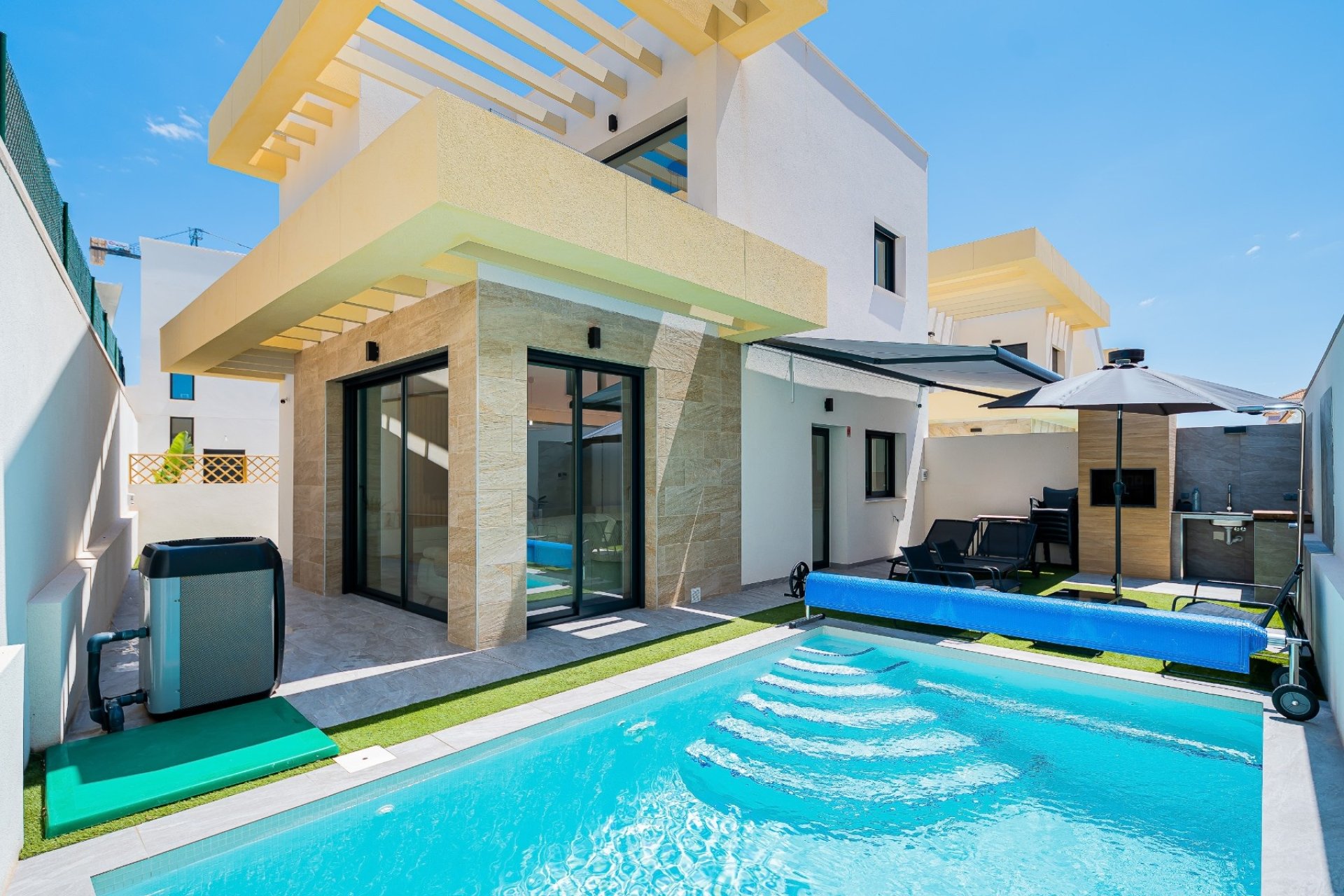 Reventa - Villa -
Los Montesinos