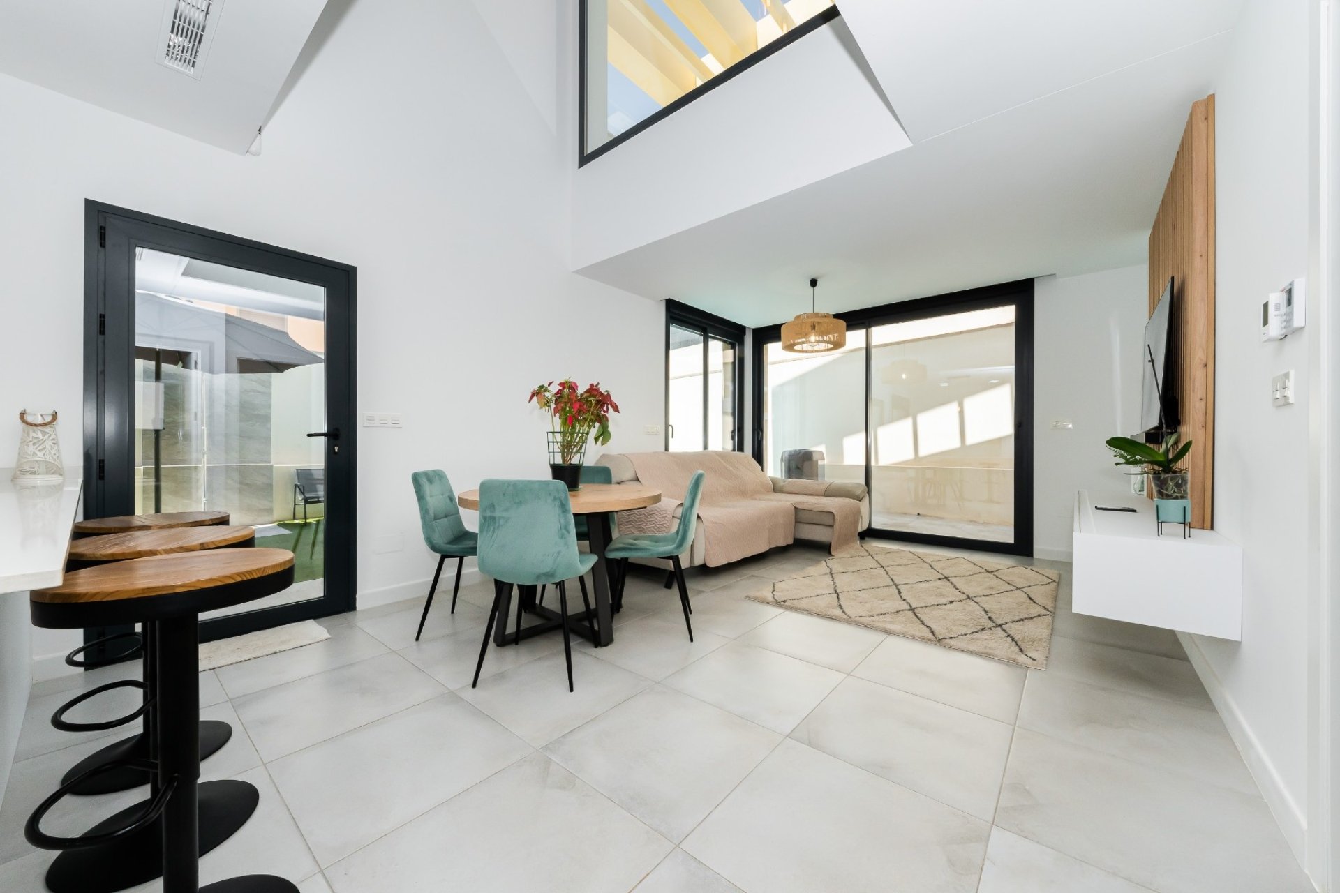 Reventa - Villa -
Los Montesinos