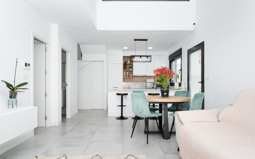 Reventa - Villa -
Los Montesinos