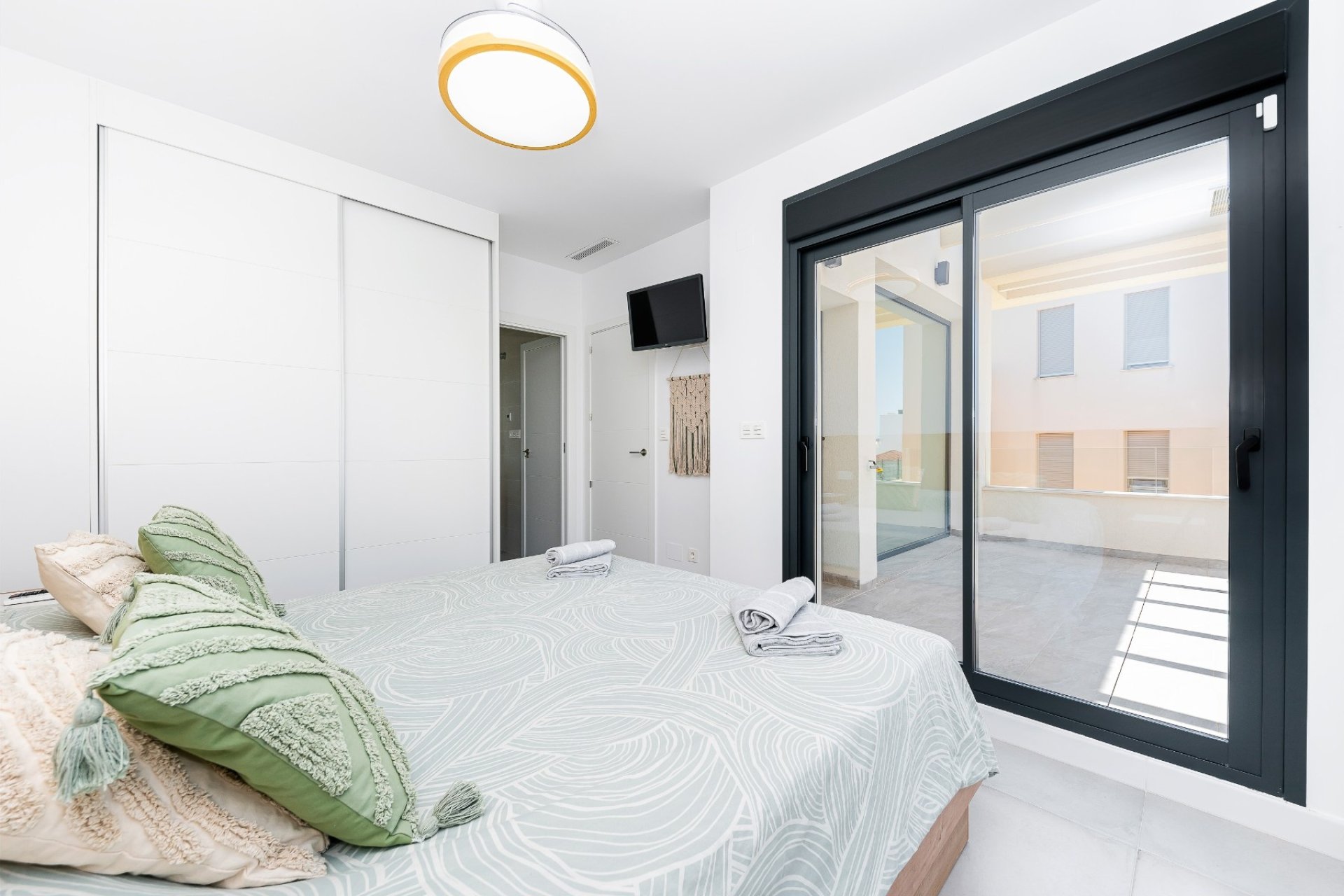 Reventa - Villa -
Los Montesinos