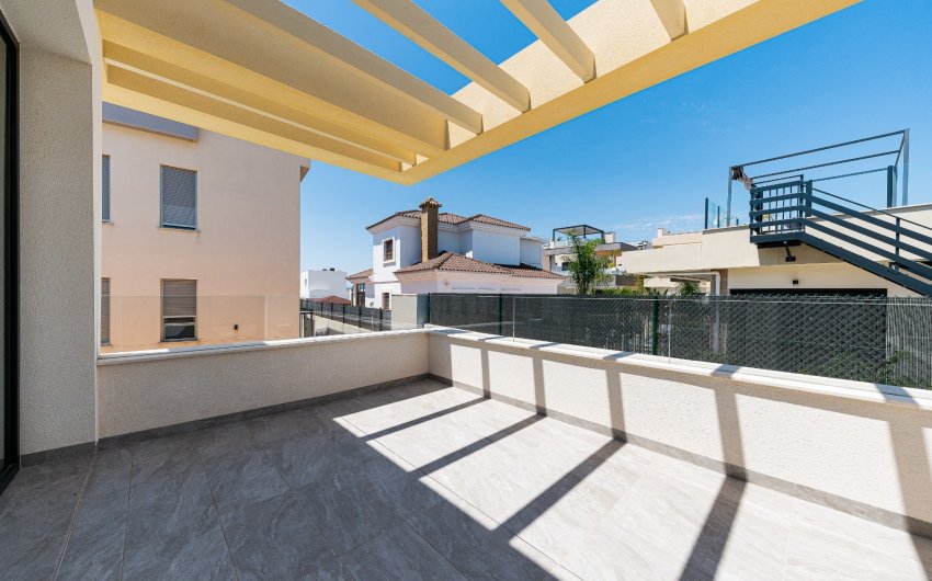 Reventa - Villa -
Los Montesinos