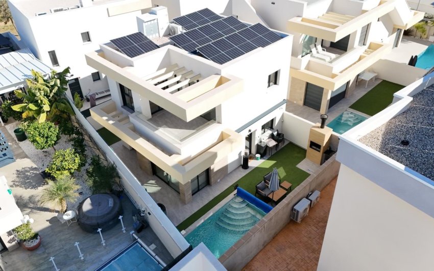 Reventa - Villa -
Los Montesinos