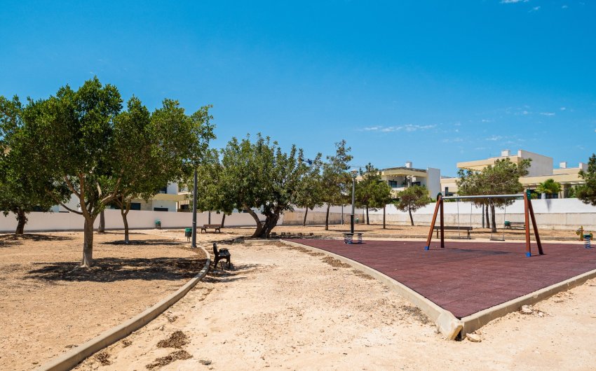 Reventa - Villa -
Los Montesinos