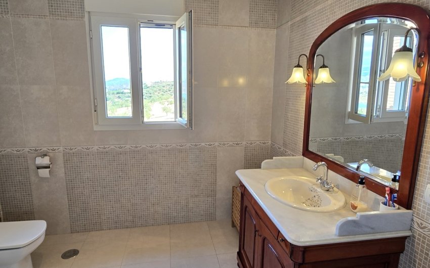 Reventa - Villa -
Los Romanes - Inland